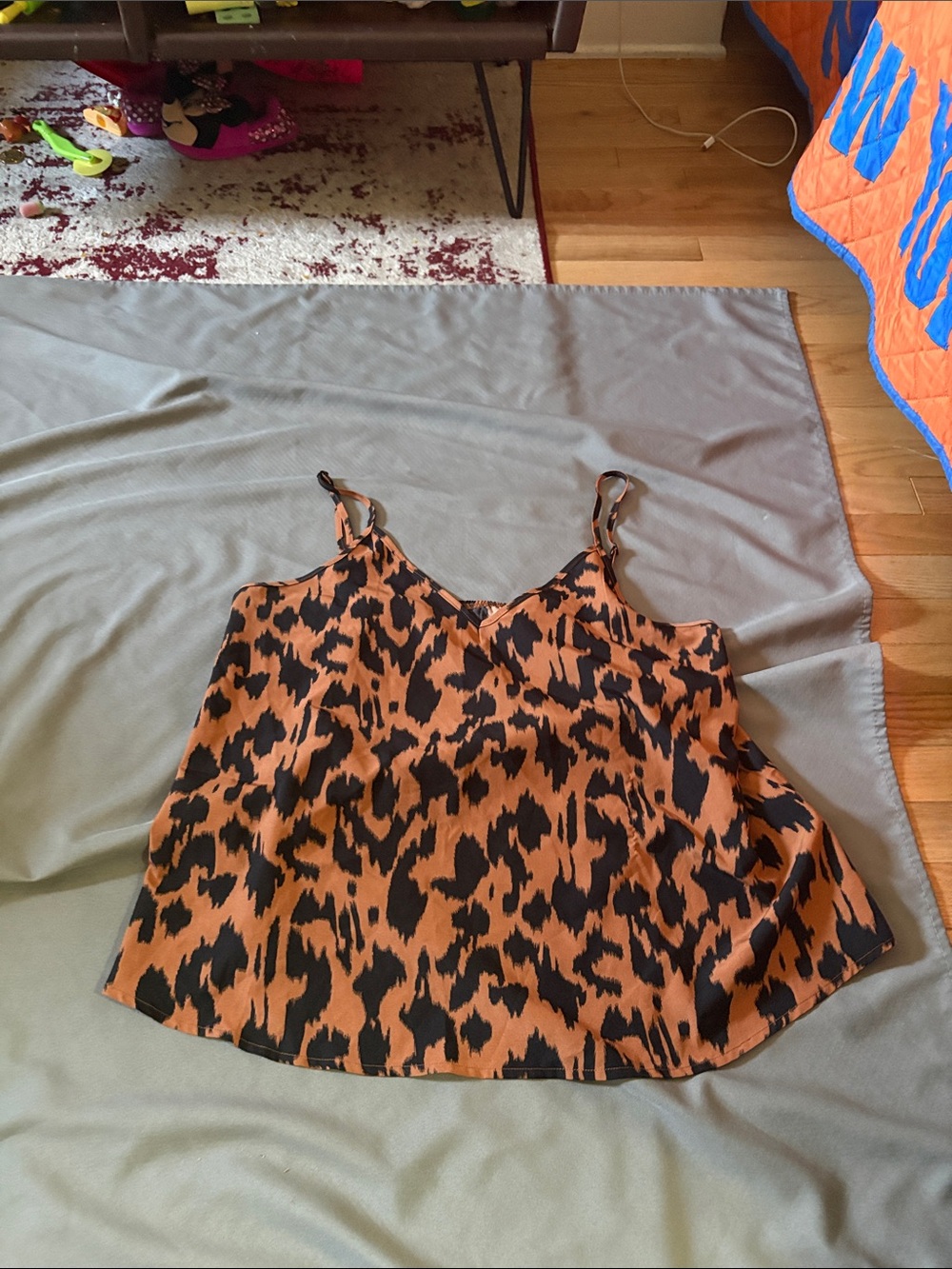 3 Animal Print V-Neck Blouses - Beige & Rust Leopard - Picture 2 of 5